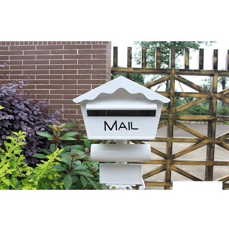Gardening Tools In Store - brievenbus, brievenbus, brievenbus, villatuindecoratie, winkeldecoratie y